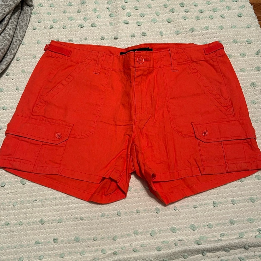 Gently worn pair of Calvin Klein women’s linen/ cotton shorts size 6